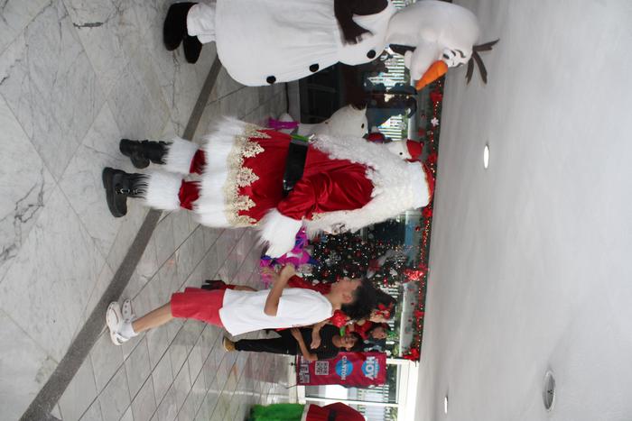 N10 y Santa Claus 2025