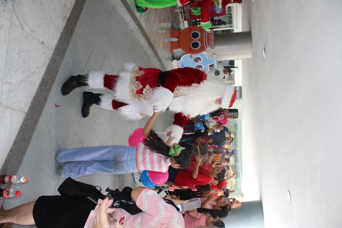 N10 y Santa Claus 2025