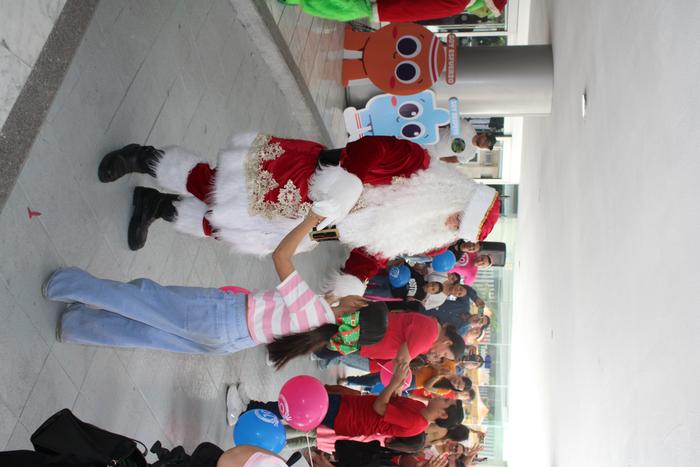 N10 y Santa Claus 2025