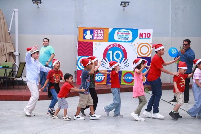 N10 y Santa Claus 2025
